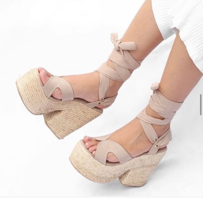 Plat-ribbon High Heels